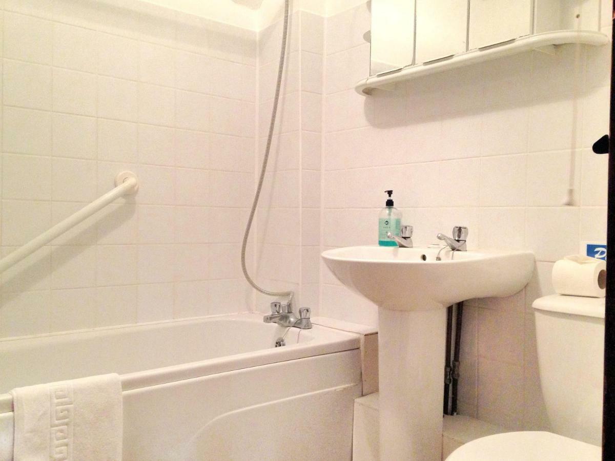 Rose Cottage Musbury Екстериор снимка